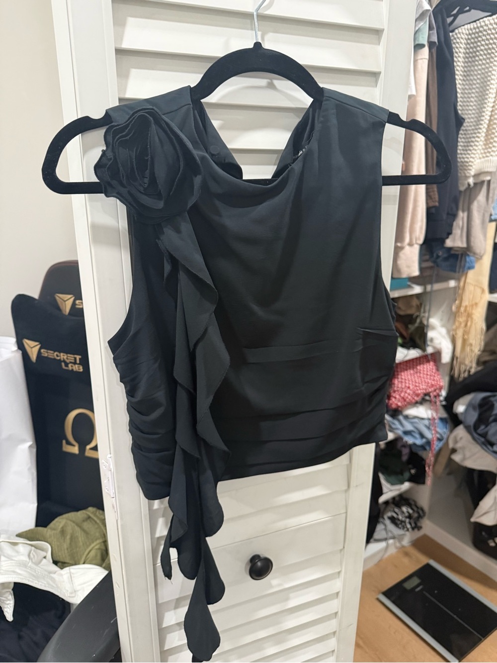Abercrombie & Fitch Black Sleeveless Ruffle Rosette Top